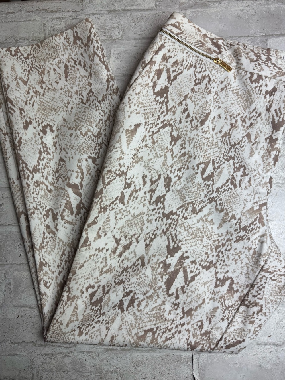 Calvin Klein Women’s Snake Print Skinny Pants Slim Fit NEW NWOT 10 Business 😍